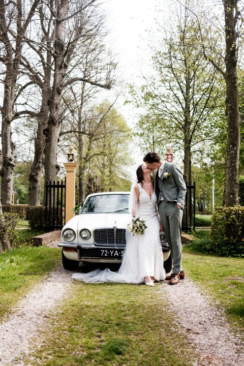 onze_bruiden_ANNAGROENIAFOTOGRAFIE-BRUILOFTC&M-bruid_en_bubbels