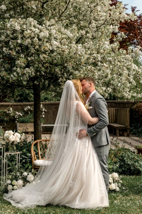 Onze_bruiden_Jaap_en_sanne_bruid_en_bubbels_leeuwarden